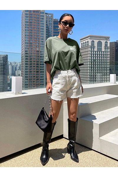 MOONBULL Übergroßes T-Shirt mit Dream-Effekt-Print in Khaki