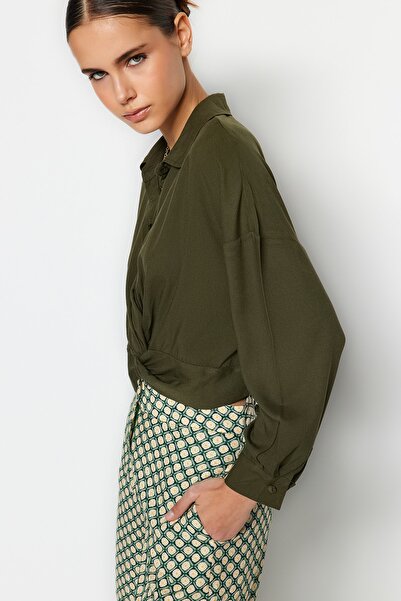 Trendyol Collection Χακί Crop Woven Μπλούζα TWOSS23BZ00442