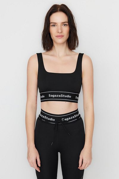 Trendyol Collection X Sagaza Studio – Schwarzer Supportive Recovery-Sport-BH mit eckigem Kragen TCLSS23SS00002