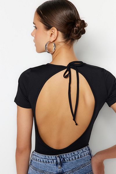 Trendyol Collection Negru Gâtul turnat Mânecă scurtă Spate Decoltat joasă Închidere flexibilă cu capsă Corp tricotat TWOSS23BD00079