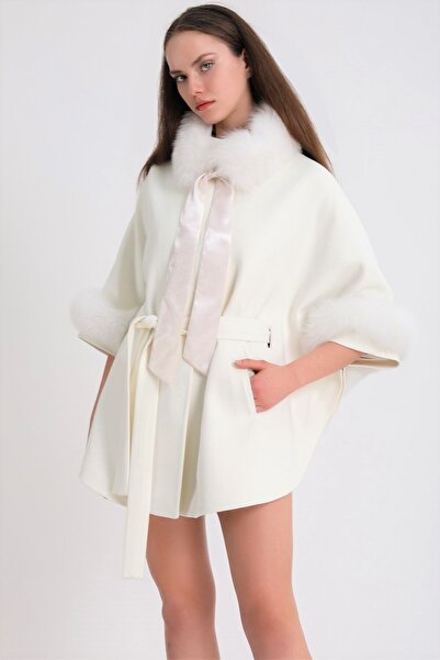Leather Club Beyaz Fox Kürk Aksesuarlı Kaşmir Pelerin Ceket