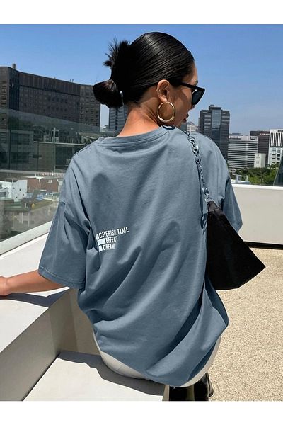 MOONBULL Übergroßes T-Shirt mit Traumeffekt-Print in Petrolblau