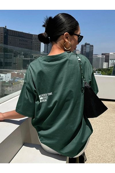 MOONBULL Übergroßes dunkelgrünes bedrucktes T-Shirt mit Traumeffekt