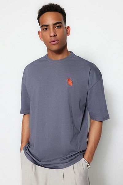 Trendyol Collection Oversize Κεντημένο Fox T-Shirt - Ανθρακί, 100% βαμβάκι, κοντό μανίκι - TMNSS23TS00182