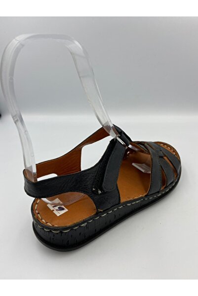 Zeyn Women's Black Sandals