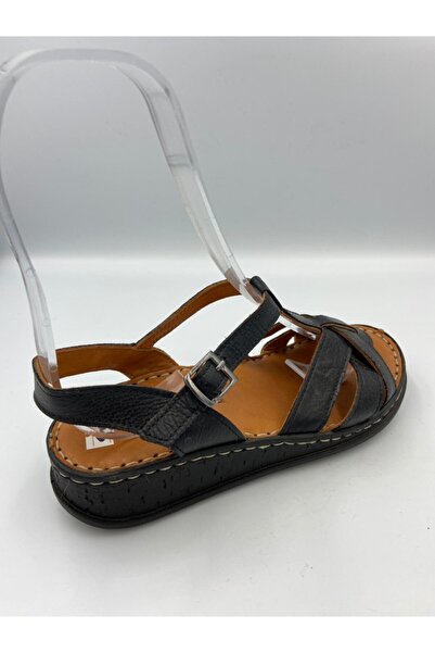 Zeyn Women's Black Leather Sandals