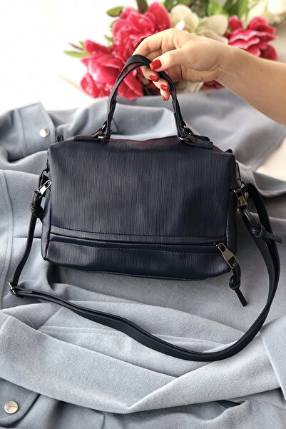 Bagzone Жіноча темно-синя сумка на блискавці з детальною смугастою рукою через плече