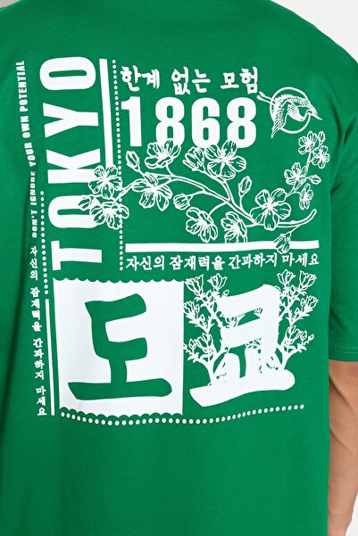 Trendyol Collection Πράσινο μπλουζάκι με κοντό μανίκι 100% βαμβακερό με στάμπα μακρινής ανατολής TMNSS23TS00170