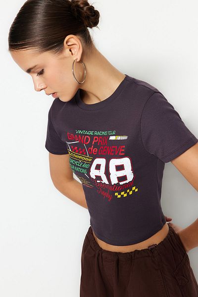 Trendyol Collection Antracit 100% bavlna Slogan Pletené tričko s potiskem Fitted Crop TWOSS23TS00319