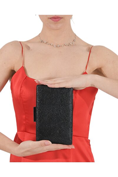 Biçanta Geantă elegantă din piele mată, culoare neagră, cu model cristal și carcasă neagră, potrivită pentru seară, nuntă sau ocazii speciale.