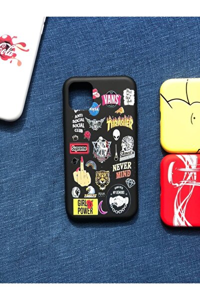 izzytech حافظة هاتف آيفون 11 موديل محمية للكاميرا بنمط Girl Power Vans من الد...