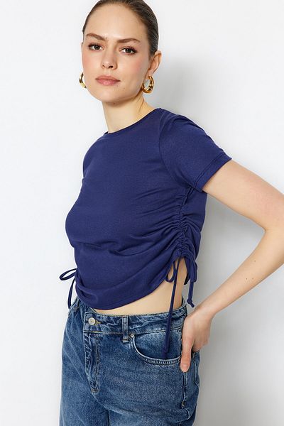 Trendyol Collection Sötétkék 100% pamut nyakú, összegyűjtött alap kötött póló TWOSS21TS0131