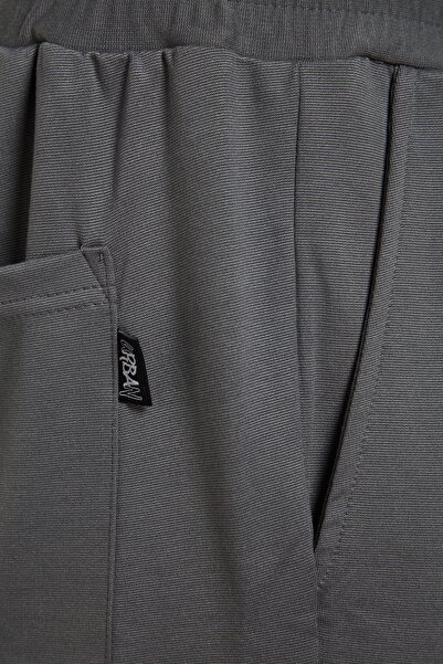 Trendyol Collection Prémiové antracitové šněrovací šortky - Regular Fit, Label TMNSS23SR00034