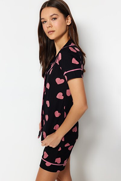 Trendyol Collection Sada košile a šortek ze 100% bavlny se vzorem srdce – THMSS21PT1200