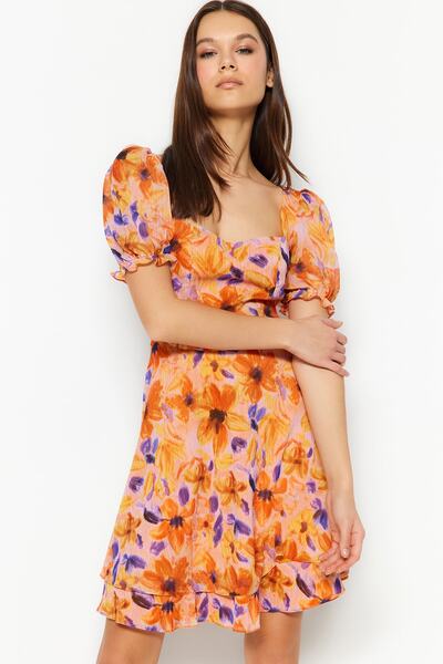 Trendyol Collection Narancssárga virágmintás derékra nyíló mini bélelt sifon szőtt ruha TWOSS23EL01171