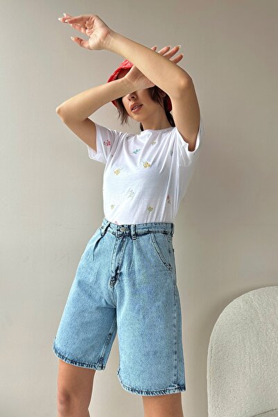Trend Alaçatı Stili Dámské světle modré džínové bermudy s vysokým pasem a širokými nohavicemi ALC-X8174