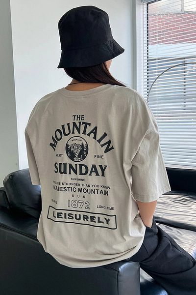 MODAGEN Γυναικείο μπλουζάκι Mountain Beige με στάμπα Oversize Comfortable Cut