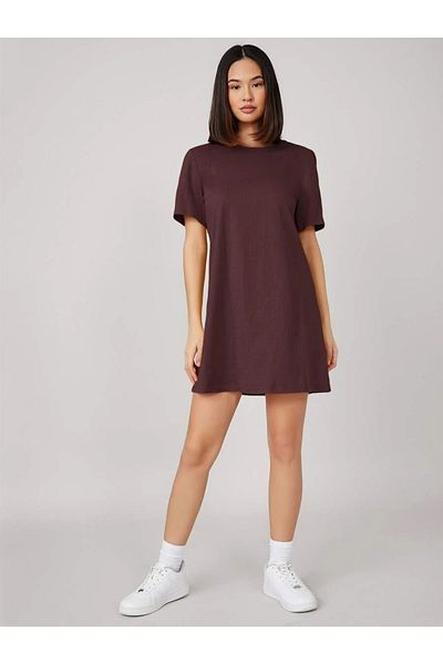 MOONBULL Braunes, schlichtes Oversize-Kleid aus Baumwolle mit Rundhalsausschnitt