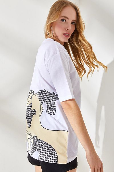 Olalook Women's White Pocket Detailed Back Printed Oversize T-Shirt TSH-19000702
