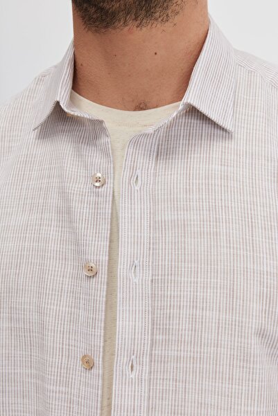 ALTINYILDIZ CLASSICS Ανδρικό πουκάμισο γιακά με στενό κόψιμο σε μπεζ λεπτή εφαρμογή από 100% βαμβάκι με ρίγες