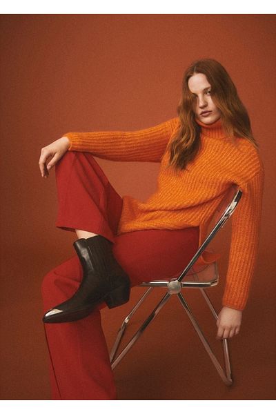 MANGO Woman Μεταλλικά δερμάτινα μποτάκια με μύτη