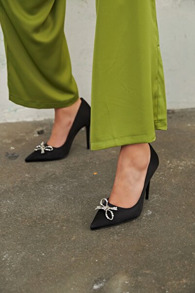 AYAKKABI PRENSİ Frilly Taşlı Kurdela Detaylı Siyah Saten 10 Cm Kadın Stiletto, Topuklu Ayakkabı