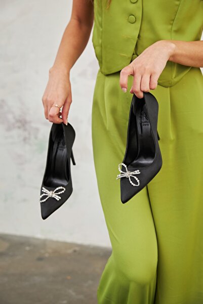 AYAKKABI PRENSİ Frilly Taşlı Kurdela Detaylı Siyah Saten 10 Cm Kadın Stiletto, Topuklu Ayakkabı