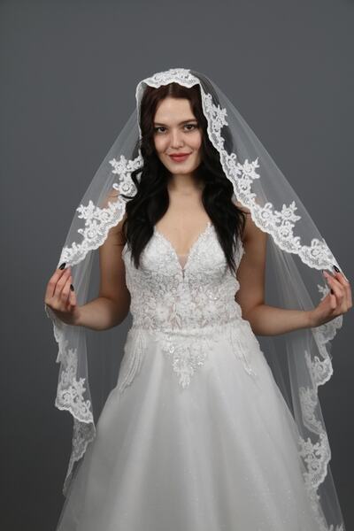 paris in paris Beyaz Gelinlik Duvağı Rahibe Model Fransız Dantelli Düğün Ve Nikah Duvağı Boyu 160 Cm Eni 150 Cm