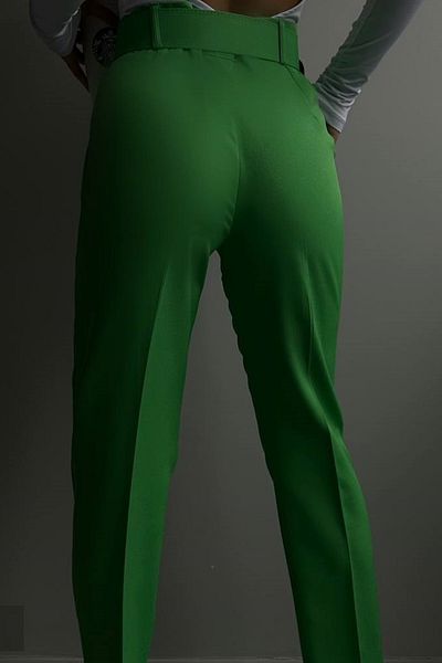 lovebox Women's Green Belt Detailed Carrot Cut Trousers 23s01007
