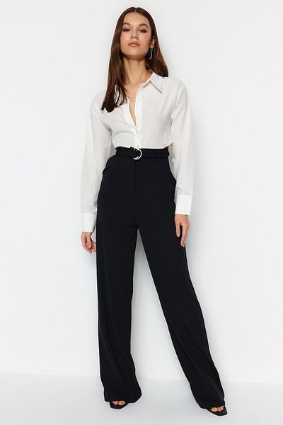 Trendyol Collection Schwarze Crêpe-Hose mit hoher Taille und weitem Bein - Gürtel, Smart TWOSS23PL00330