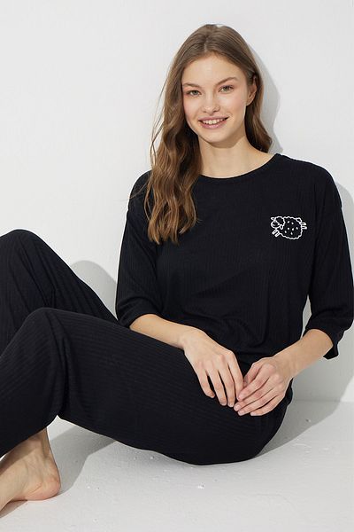 Siyah İnci Black Soft Touch Fine Knitted Embroidered Pajama Set