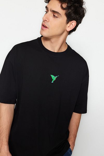 Trendyol Collection Μπλουζάκι από βαμβακερό μπλουζάκι Bird-Animal Embroidered Black Oversize - TMNSS23TS00244