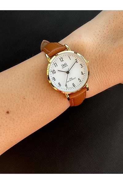 Q&Q Elegant and Stylish Women's Wristwatch with Tan Strap