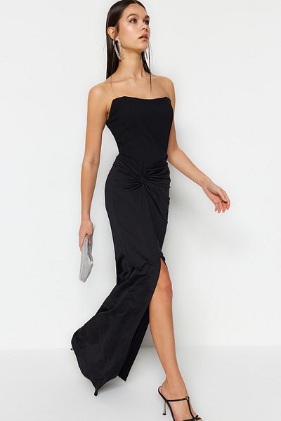 Trendyol Collection Μαύρη φόδρα πειρατικής λεπτομέρειας Σιλουέτα Μακρύ κομψό βραδινό φόρεμα Νυχτερινό φόρεμα αποφοίτησης TPRSS23AE00167