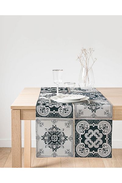 Realhomes Ψηφιακή εκτύπωση ειδικής σχεδίασης Suede Runner με γεωμετρικά σχέδια σε πολύχρωμο φόντο
