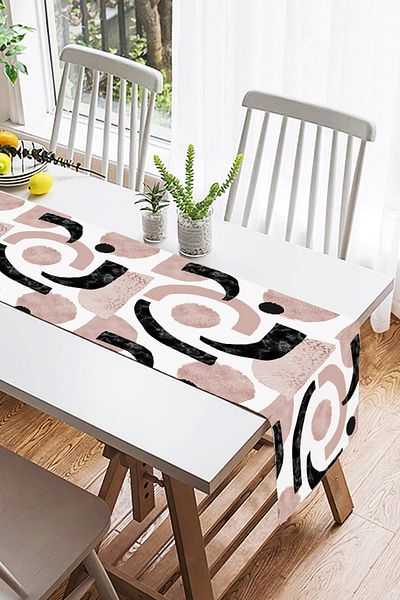 Realhomes Suede Runner με αφηρημένα γεωμετρικά μοτίβα σχεδίασης σε λευκό φόντο