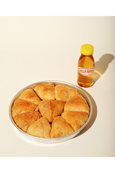 Nejla Hanım Ev Tatlıları Küçük Tepsi Üçgen Laz Böreği