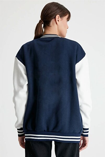 Keywest Жіночий лавіверт колар білого кольору з кнопками