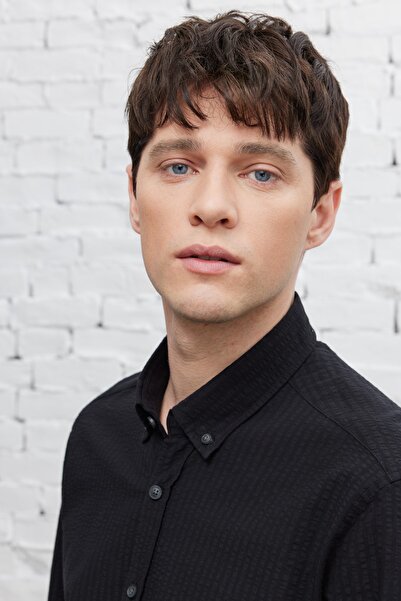 ALTINYILDIZ CLASSICS Men's Black Slim Fit Narrow Cut Button Collar 100% Cotton Shirt