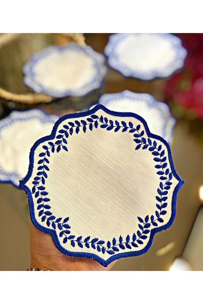 Bonny Home Στρογγυλή μπλε χαρτοπετσέτα παρουσίασης κοκτέιλ καφέ 6 τεμαχίων Maras Handwork Surnama Embroidery Κεντημένη χαρτοπετσέτα παρουσίασης
