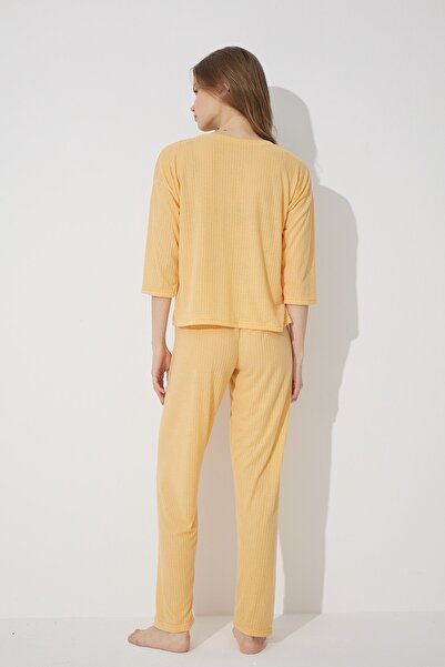 Siyah İnci Sarı Soft Touch Ince Örme Nakışlı Pijama Takım