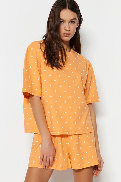 Trendyol Collection Pyjama-Set mit orangefarbenen Punkten und Herz-Shorts aus 100 % Baumwolle – THMSS21PT1485