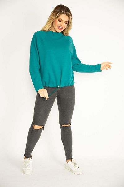 Şans Grünes Plus-Size-Sweatshirt für Damen mit Raglanärmeln und Ösenspitze 65n35790
