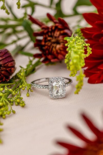 Crystal Diamond Zirconia Kadın Baget Yüzük
