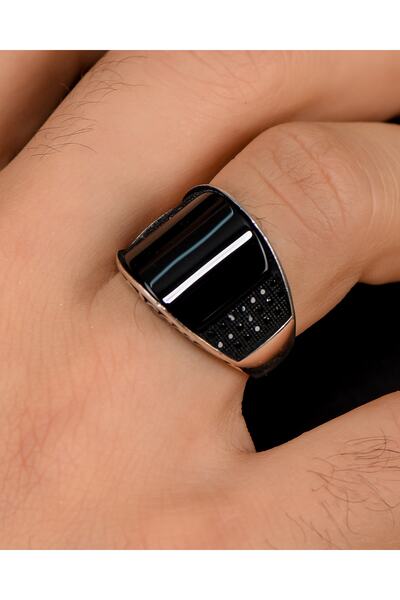 Prestige Gümüş Erkek Yüzük Oniks Taşlı Nano Taş Süslemeli