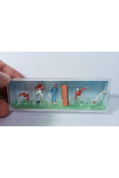 Faller 1:87 Ho Ambulance Service Miniature Figure Set -151095