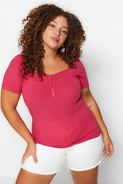 Trendyol Curve Fuchsiafarbene Strickbluse mit quadratischem Kragen und Reißverschluss TBBSS22BZ00005
