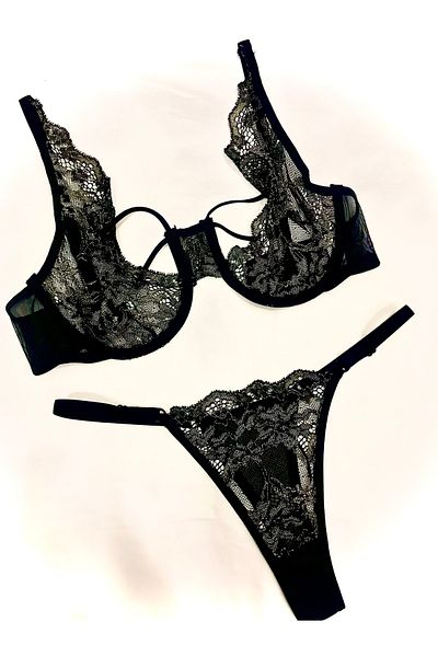 mendoza store Broderie Culoare neagră Galben Lurex (CHILOȚI TANGA CU CAPSĂ AJUSTABLE S-M-L) Set sutien