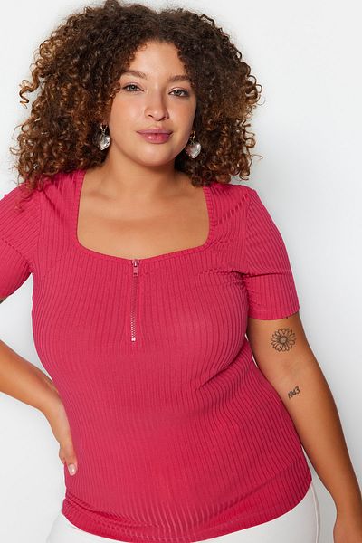 Trendyol Curve Fuchsiafarbene Strickbluse mit quadratischem Kragen und Reißverschluss TBBSS22BZ00005