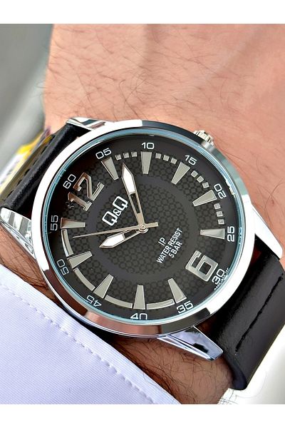 Q&Q Q891j335yy Leather Cord Men's Wristwatch